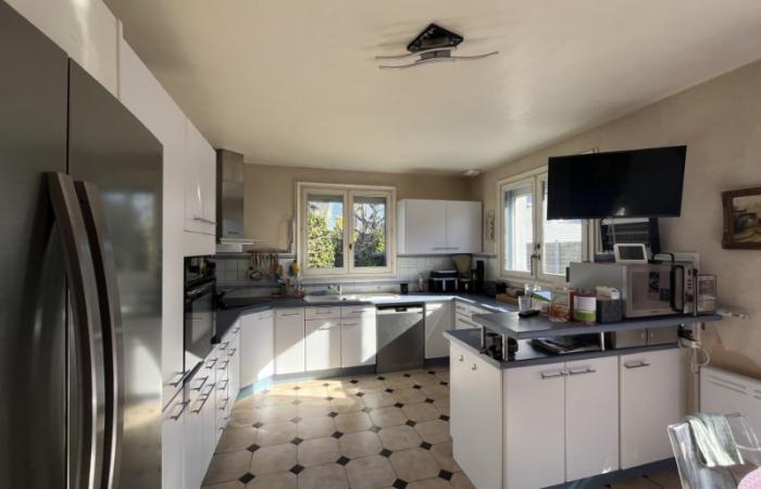 MAISON SUR YVETOT avec piscine à proximité de la gare d Yvetot