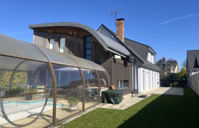 MAISON SUR YVETOT avec piscine à proximité de la gare d Yvetot